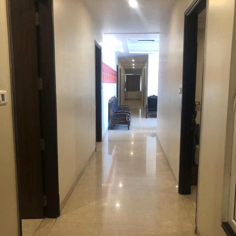 ורנאסי Hotel Radiance Courtyard מראה חיצוני תמונה